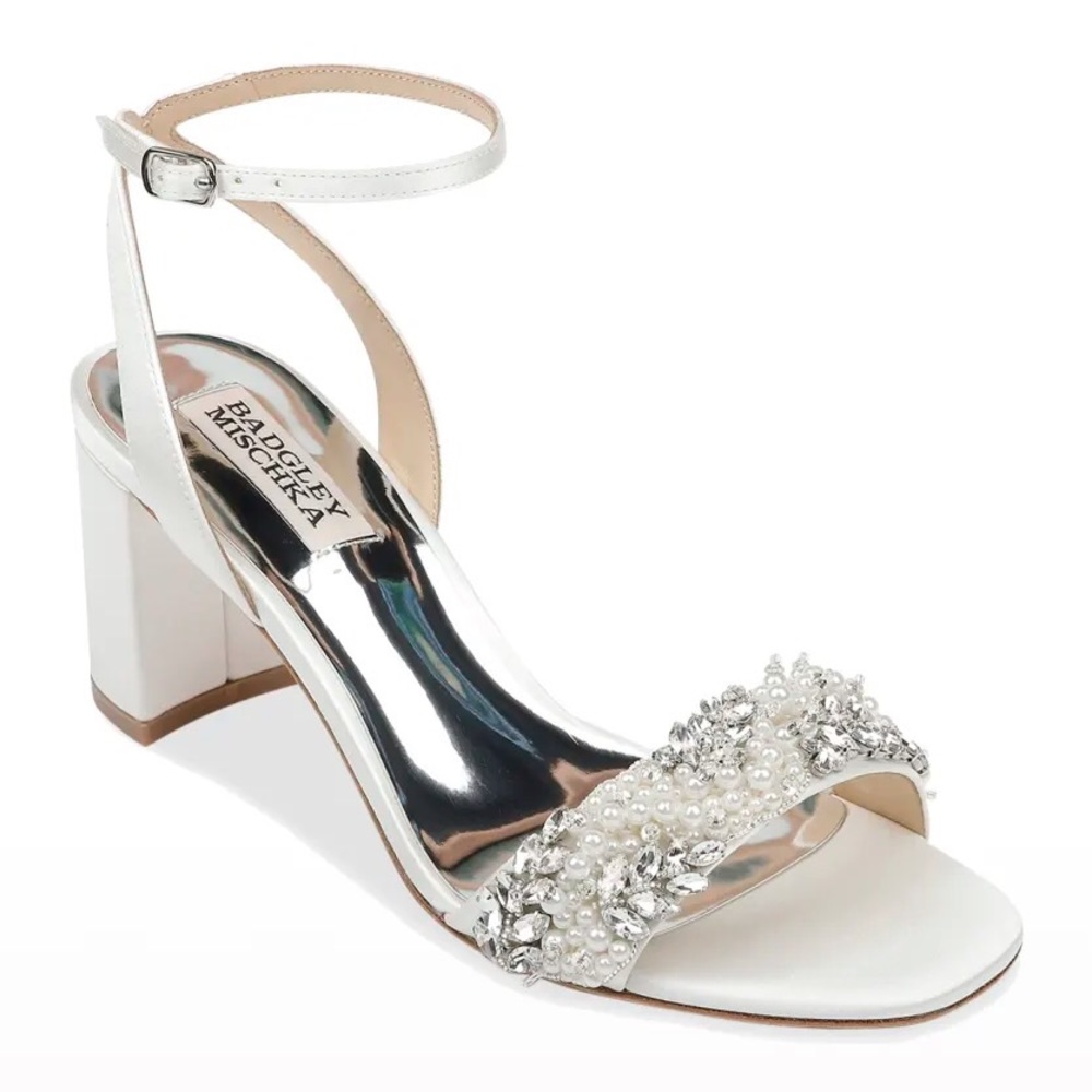 NWT Badgley Mischka Clara Pearl & Crystal Embellished Satin Bridal Sandals